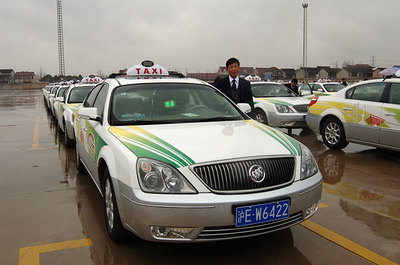 混合动力“世博出租车” 绿色出行新标杆